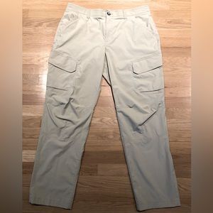 Men’s Under Armour Lightweight Cargo Pants - Size 38